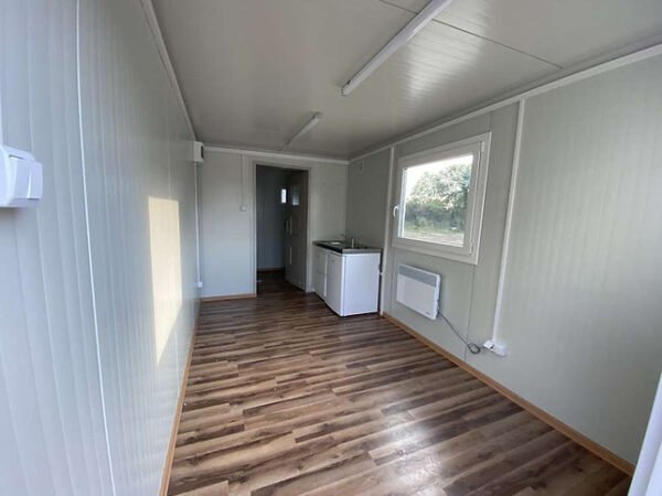 Container 6x2,40 m + WC, doccia e cucina