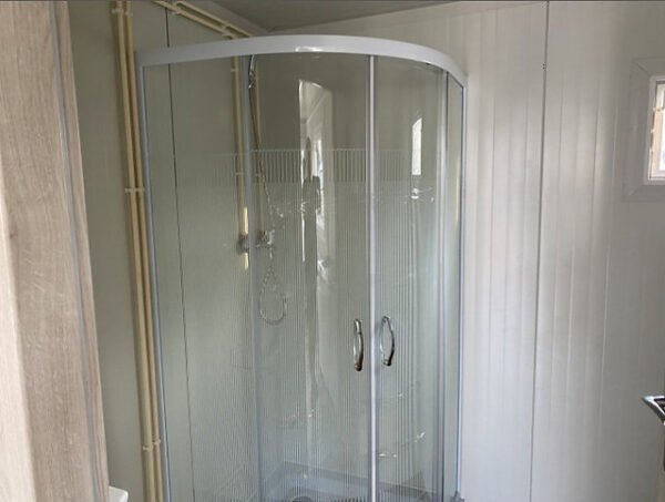 Container 6x2,40 m + WC, doccia e cucina