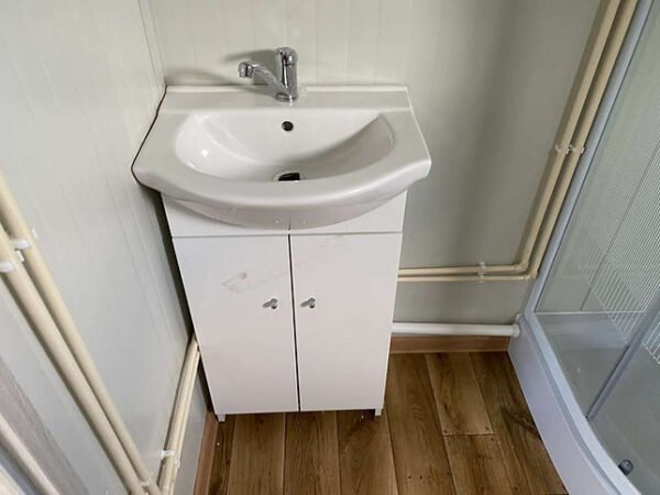 Container 6x2,40 m + WC, doccia e cucina