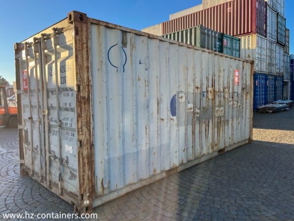 Container marittimo dismesso da 6 m per stoccaggio, HZKU 420 594-7 Container marittimo dismesso da 6 m per stoccaggio, HZKU 420 594-7