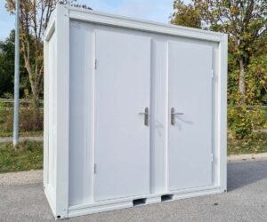 Container sanitario SCD RAL 9002 Bianco grigiastro | A 2335 x L 2400 x P 1200 mm | 2 porte | 2 WC Container sanitario SCD RAL 9002 Bianco grigiastro | A 2335 x L 2400 x P 1200 mm | 2 porte | 2 WC